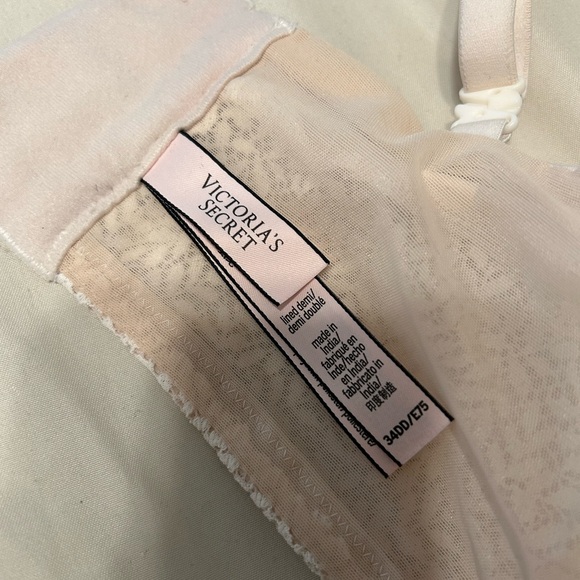 Victoria Secret Bra - Picture 4 of 5